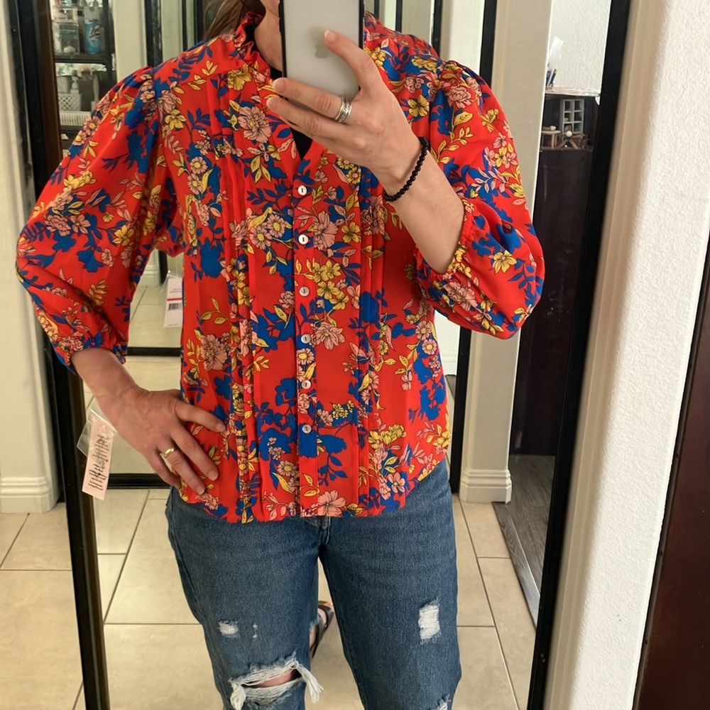 Nanette Lepore red multicolor floral blouse Size XS feels like medium size